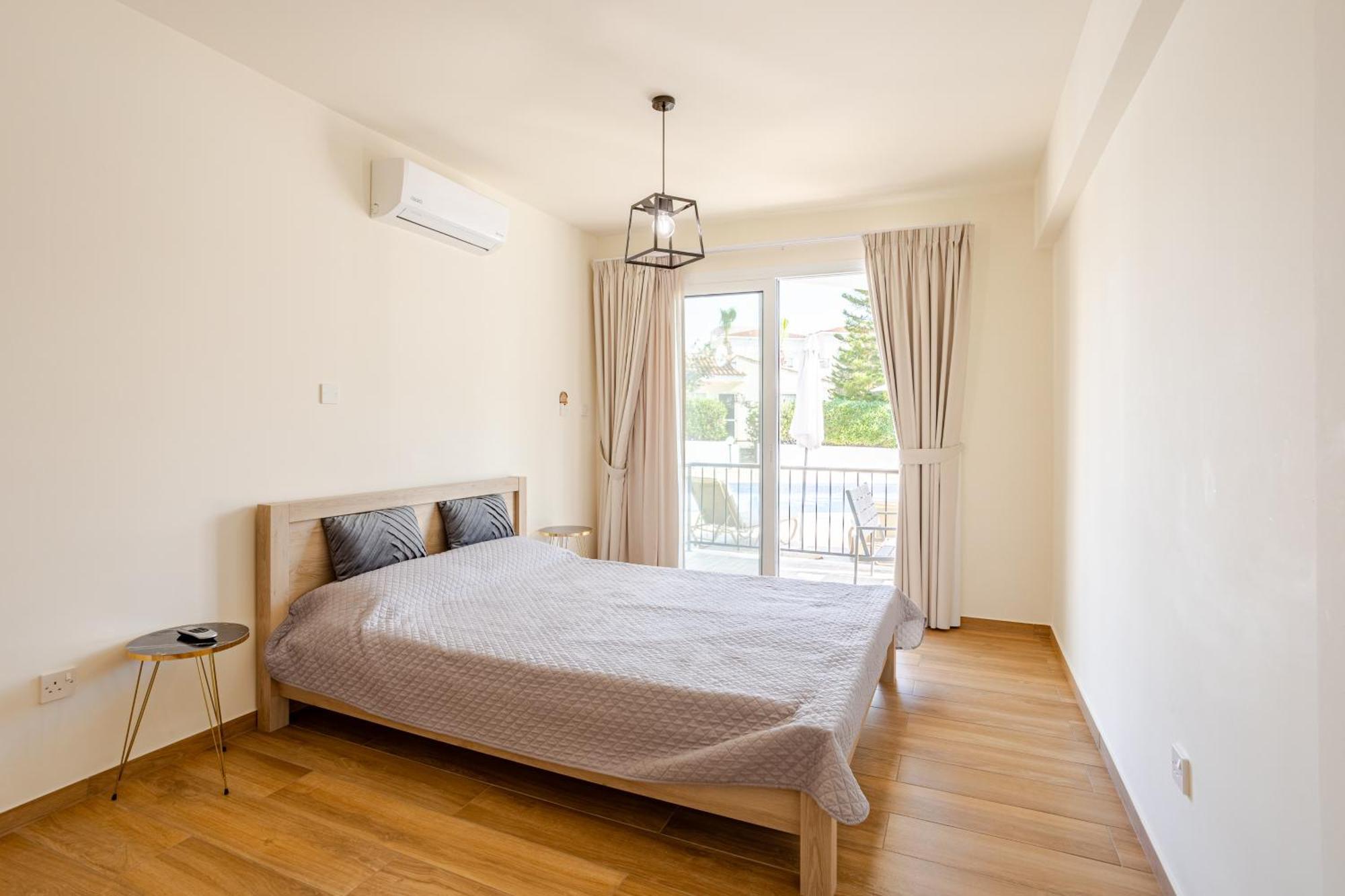 Apartment Danaos Seaside 001 With Pool In Tourist Area Paphos